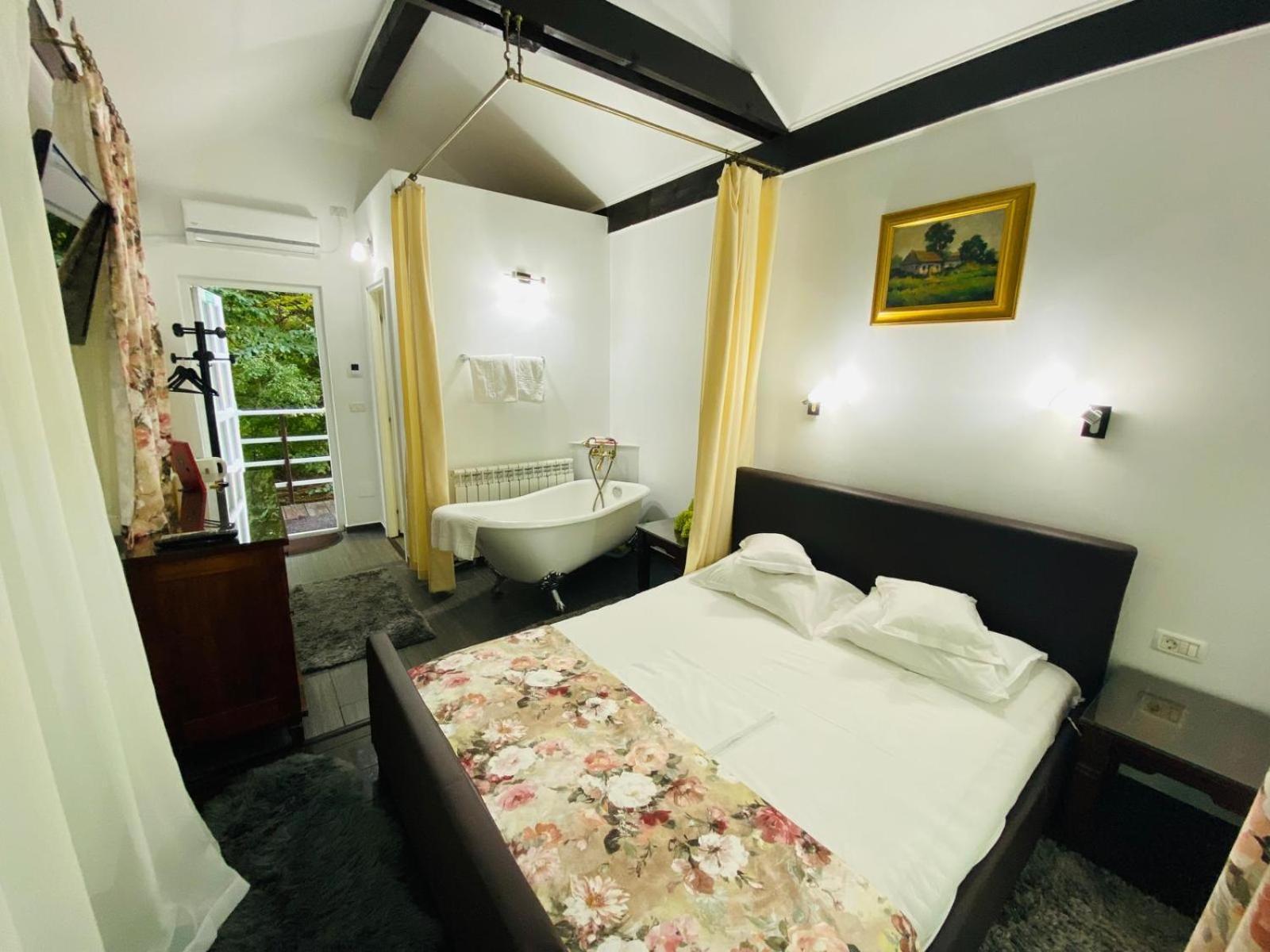 Rapsodia Pension Suceava Dış mekan fotoğraf