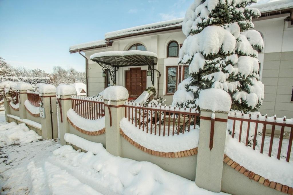 Rapsodia Pension Suceava Dış mekan fotoğraf